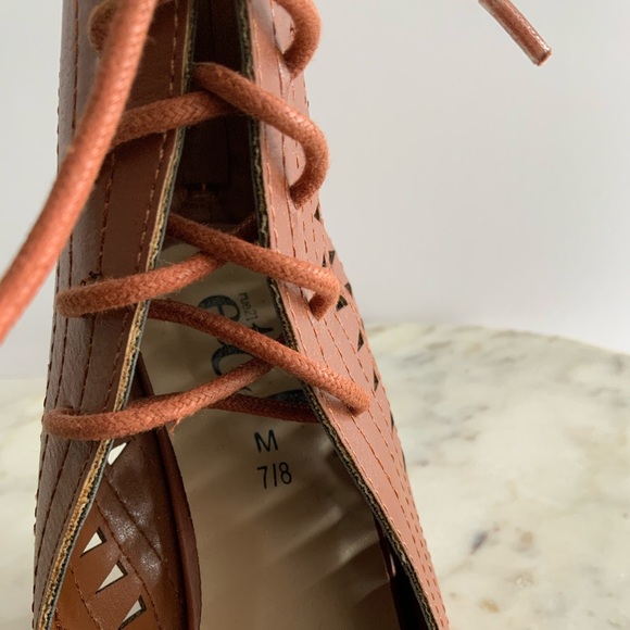 Stylish Lace-up Wedges - Picture 10 of 11